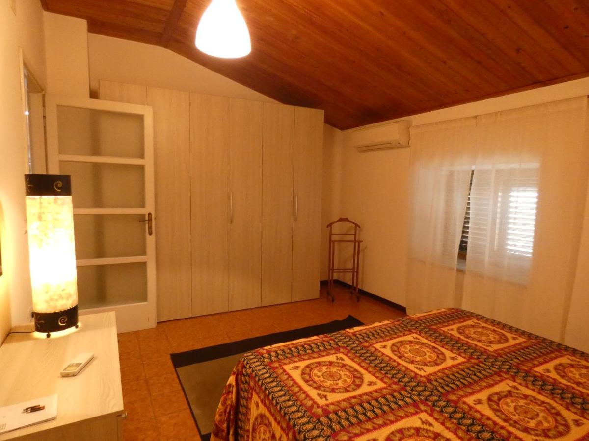Holiday House Apartment Santa Severina Екстериор снимка