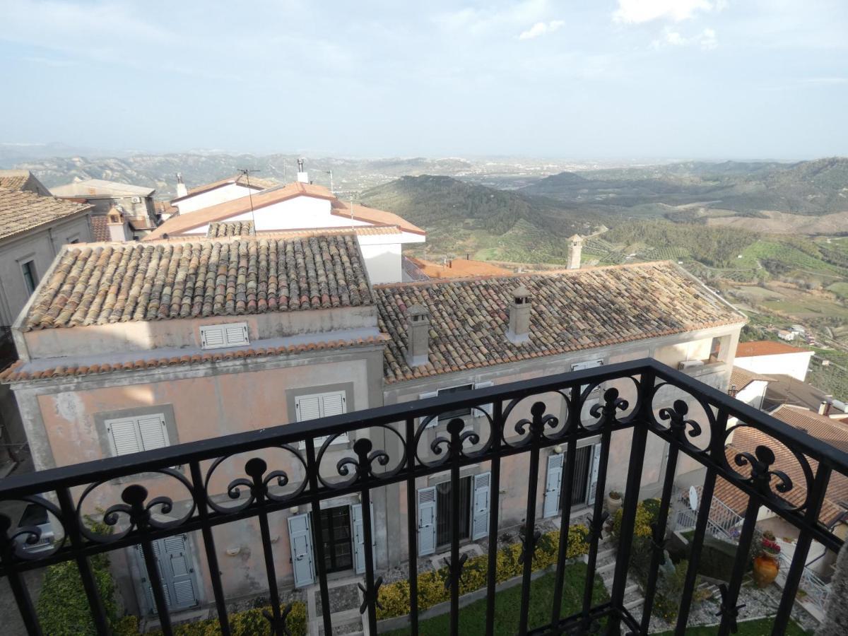 Holiday House Apartment Santa Severina Екстериор снимка